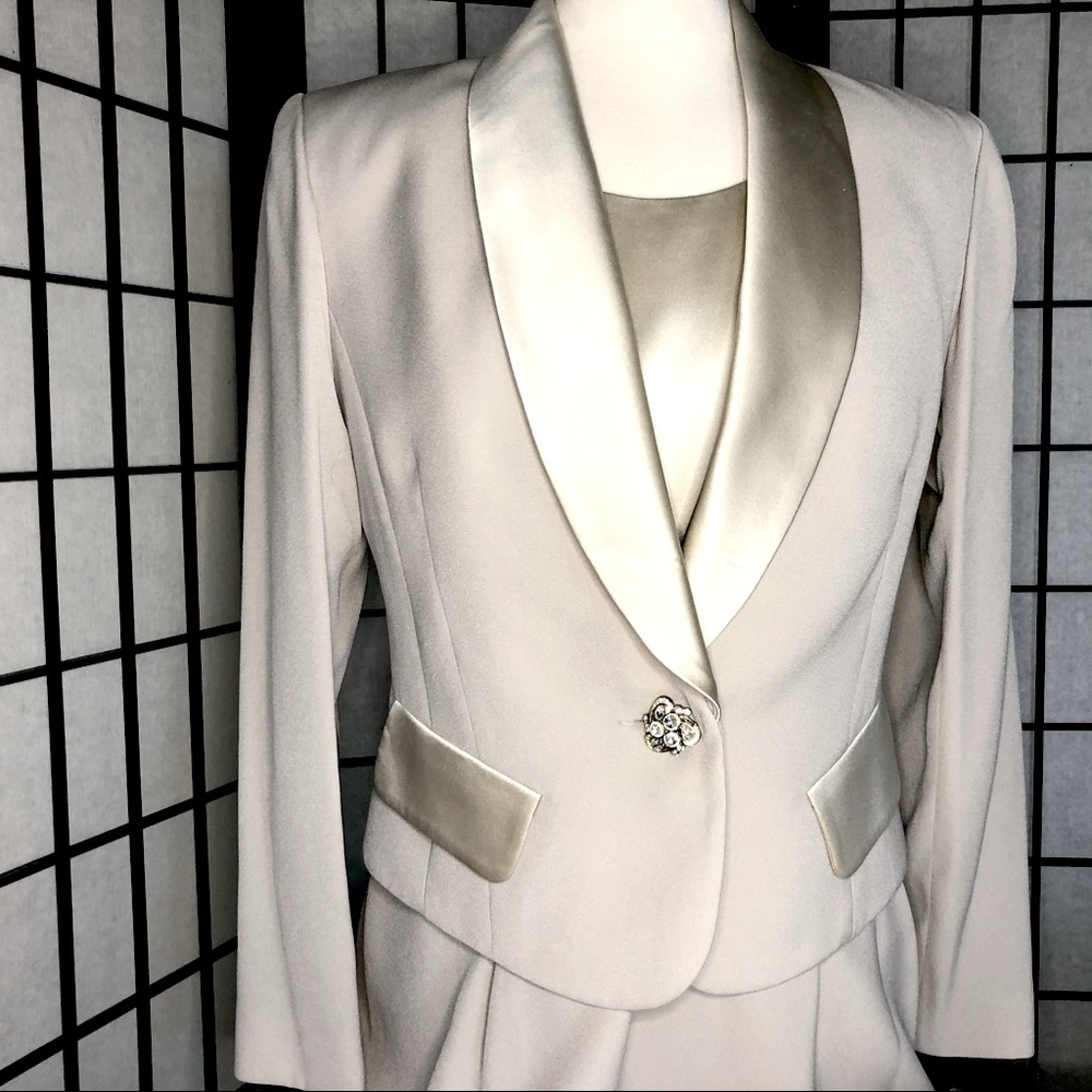 Vintage silk Sunny Choi Woman Suit White.
